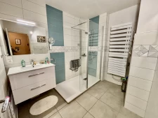 Appartement traversant de 107 m2 3 chambres  9
