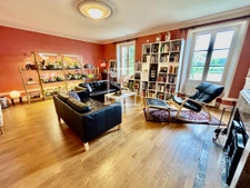 Bel ensemble immobilier situé à 2 minutes de pompadour, avec 11