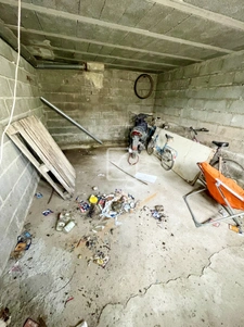 Maison de plain pieds de 74 m2 à rénover quartier des impôts 9