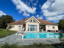 Belle maison de plain pied de 154 m2 avec 4 chambres 1