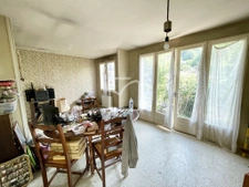Maison de plain pieds de 74 m2 à rénover quartier des impôts 4