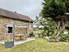 Bel ensemble immobilier situé à 2 minutes de pompadour, avec 3