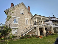 Belle maison en pierre de 154 m2 située quartier des Lycées, 2