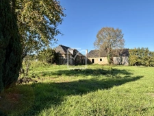 Maison en brasier + grange à rénover 1