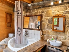 Ensemble Maison et gite + grange - 168m2 habitables -  1ha d 14