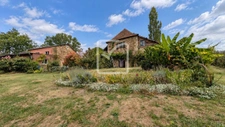 Ensemble Maison et gite + grange - 168m2 habitables -  1ha d 2
