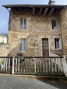 Petite maison à restaurer 1