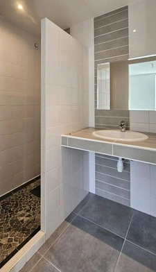 RARE SUR LE SECTEUR   LONGERE 150M2 EN 2 HABITATIONS 8