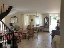  Demeure de Prestige de 320 m2 sur 4.8 Hectares