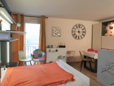 Studio rénové, meublé et équipé