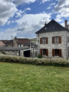 A Vendre belle Propriété comprenant 2 maisons et Dépendances 11