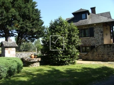 Maison de Maître du 19ème + piscine couverte sur terrain 1 H 2
