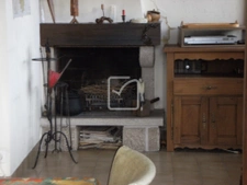Belle maison en pierres couverte en ardoises sur terrain de  11