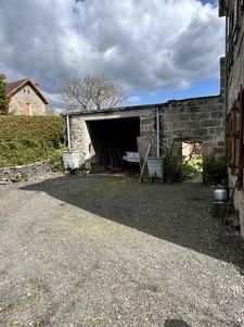 A Vendre belle Propriété comprenant 2 maisons et Dépendances 10