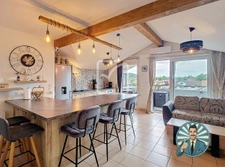 Bel appartement T3 67 m2 dernier étage proximité plages à Am 10
