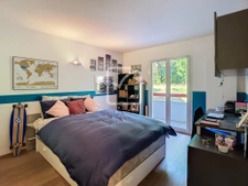 Appartement rez-de-jardin T5 de 130m2  vue lac et montagne à 9