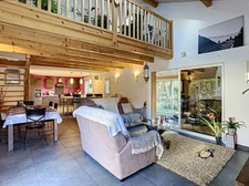 ENSEMBLE IMMOBILIER  220M2 CHALET/MAISON/ANNEXE A SAINT-PAUL 15