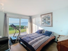 Appartement rez-de-jardin T5 de 130m2  vue lac et montagne à 9
