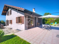 Charme, volume et luminosité   Maison avec piscine à Lugrin 12