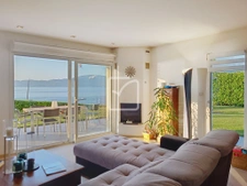Appartement rez-de-jardin T5 de 130m2  vue lac et montagne à 4