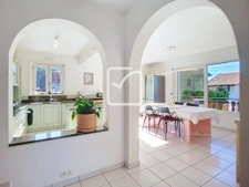 Charme, volume et luminosité   Maison avec piscine à Lugrin 3