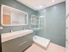 Appartement T3 entièrement rénové de 60m2 - esprit maison de 10