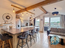 Bel appartement T3 67 m2 dernier étage proximité plages à Am 1