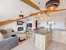 Bel appartement T3 67 m2 dernier étage proximité plages à Am 2