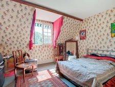 Domaine 20 ha avec maisons bois et étang.