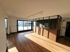 T4 Dernier étage rénové double garage.