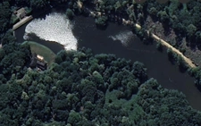 Domaine 20 ha avec maisons bois et étang.