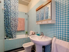 Domaine 20 ha avec maisons bois et étang.