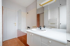 T5 vue mer 3 suites stationnement.