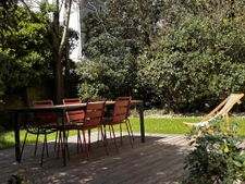 Face mer et jardin, garage.