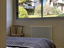 Face mer et jardin, garage.