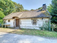 Domaine 20 ha avec maisons bois et étang.