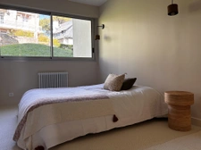 Face mer et jardin, garage.