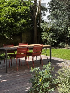 Face mer et jardin, garage.