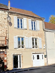 Maison de ville avec jardin et potentiel   Centre de Martel 1