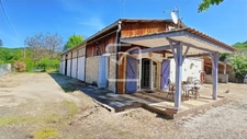 Atelier / dépôt avec espaces couverts et habitation 6