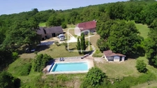 Propriété de caractère sans voisin, avec piscine et dépendan 1