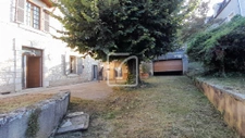 Maison en centre-ville avec piscine 14