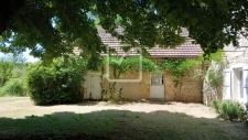 Maison en pierre avec dépendances et jardin 10