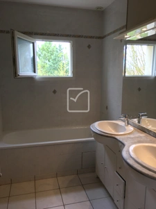 Maison familiale de 116 m2 avec 4 chambres, Cissé 6