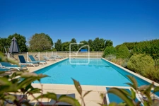 Propriété unique avec gite et piscine 24