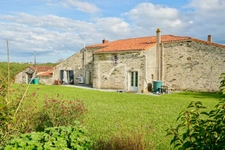 Fermette sur plus d'une hectare terrain 25