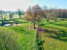 PROPRIETE EQUESTRE PROCHE PARTHENAY 23