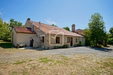 Propriété unique avec gite et piscine 6