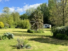 Propriété de caractère sur plus d'un hectare de terrain 25