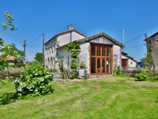 Propriété de caractère sur prés de 3 hectares de terrain 4